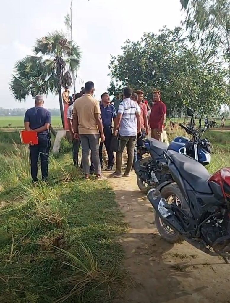 ক্ষেতলালে চোর সন্দেহে দুই যুবককে মারধর, এক যুবকের মৃত্যু