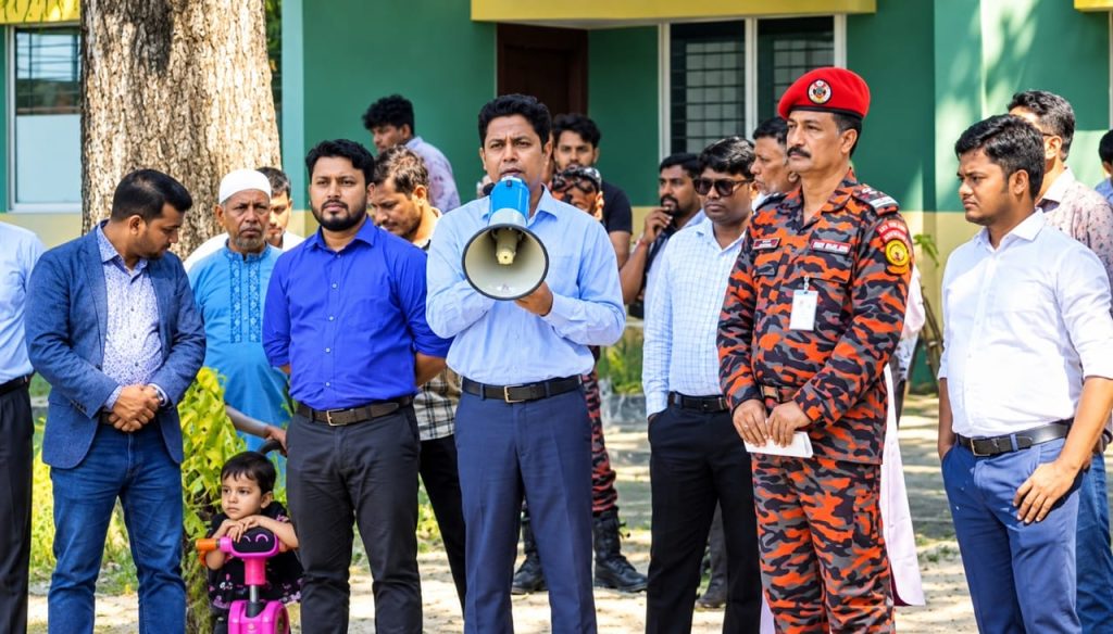 ভোলাহাটে আন্তর্জাতিক দূর্যোগ প্রশোমণ দিবস ২০২৬ উপলক্ষ্যে র্যালী, অগ্নি নির্বাপনী মহড়া ও আলোচনা সভা অনুষ্ঠিত